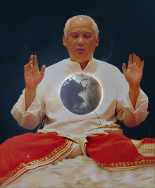 Ritratto Master Choa Kok Sui con la Terra davanti